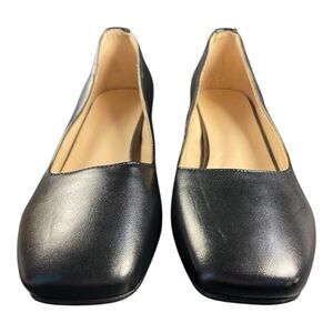 Elegant Black Block Heel Pumps with Pearl Accent - Size 10